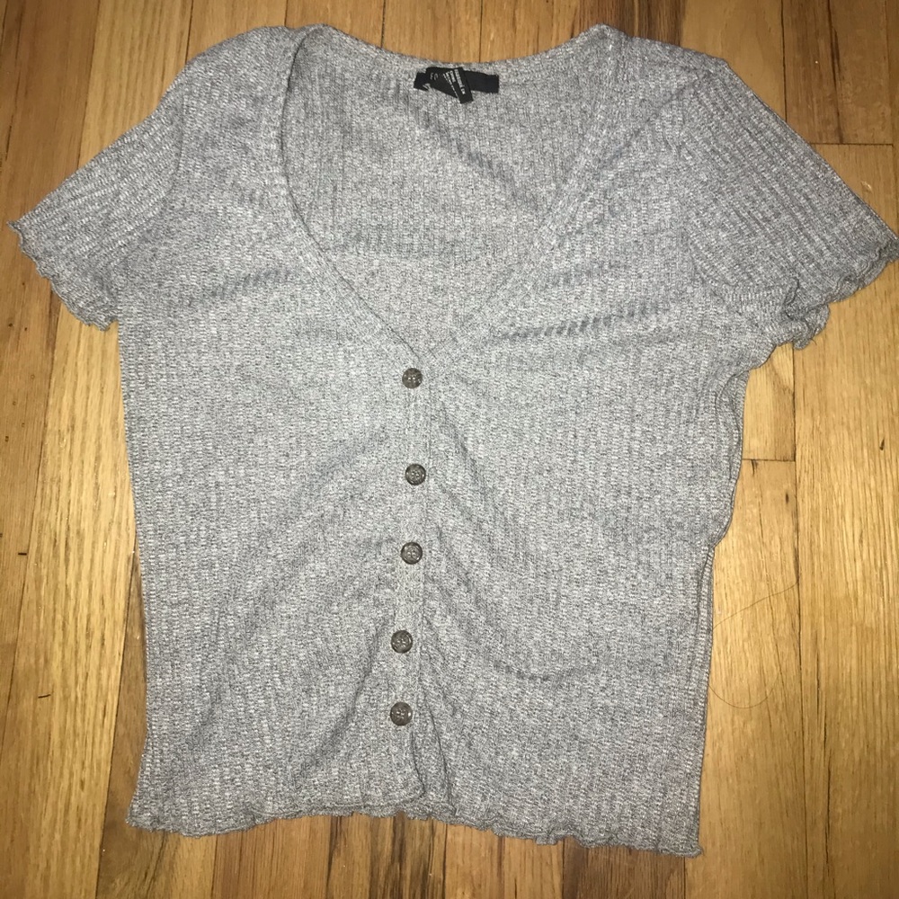 Gray ribbed cropped v neck t-shirt